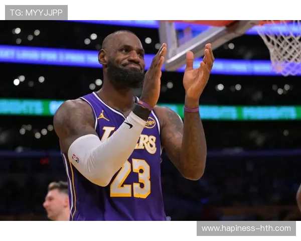 NBA季后赛激战正酣 詹姆斯领衔湖人冲击总冠军历史新篇章