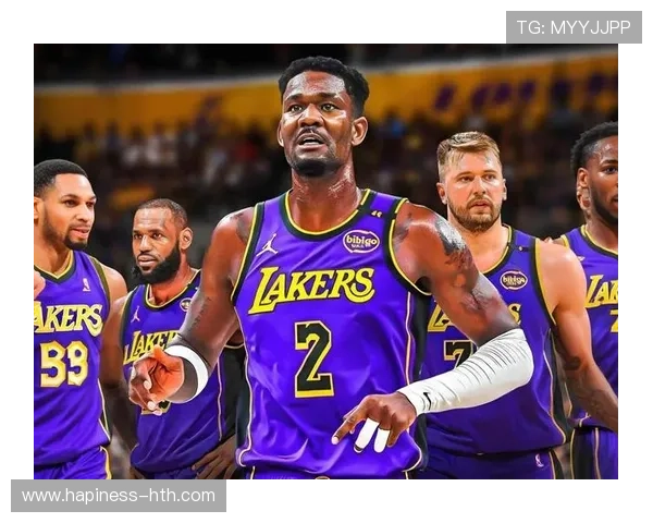 NBA最新动态：詹姆斯领衔湖人豪取四连胜，勇士逆袭战胜篮网再创佳绩